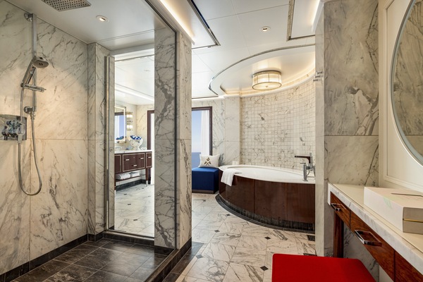 Oceania Cruises Oceania Vista Owner's Suite Bathroom.jpg